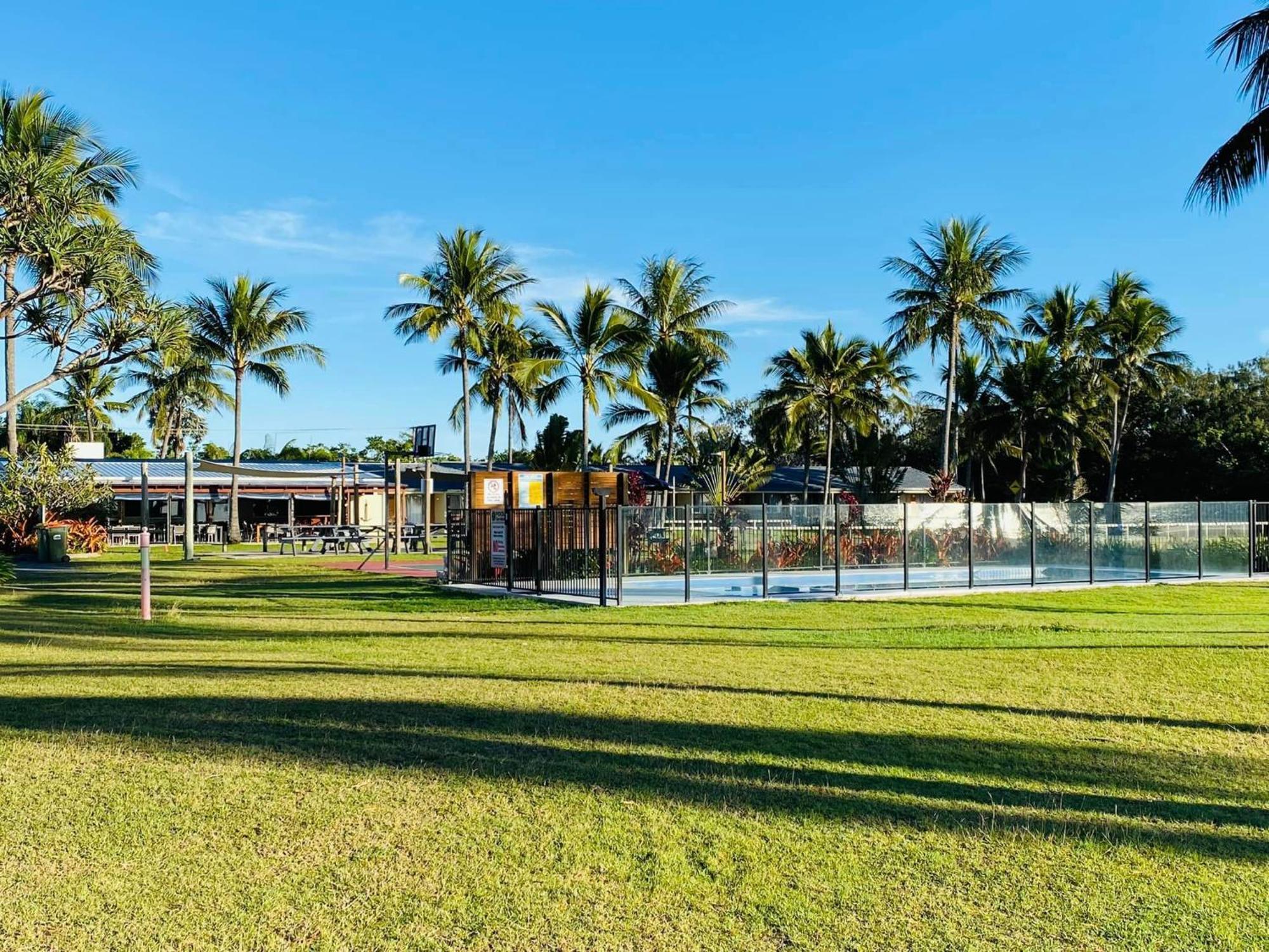 Sarina Beach Motel Grasstree Beach Extérieur photo